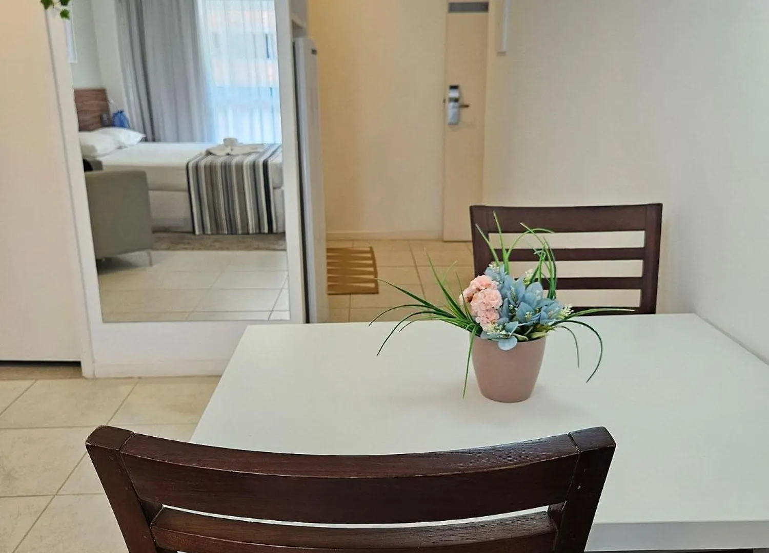 F1301 Flat Em Area Central De Brasilia - Asa Norte